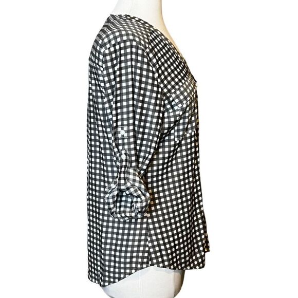 EXPRESS ROLL Tab Sleeve Popover V-Neck Gingham Blouse - Picture 3 of 6